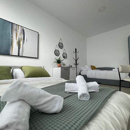 Aiolos Chania Center Luxury Apartment Near The Garden Exterior foto